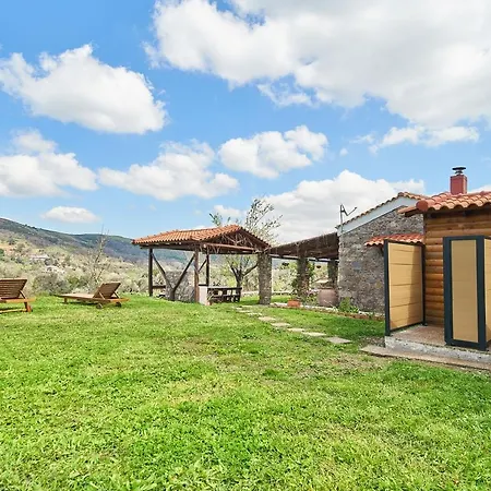 Будинок відпочинку Authentic In A Heaven Of Natural Beauty