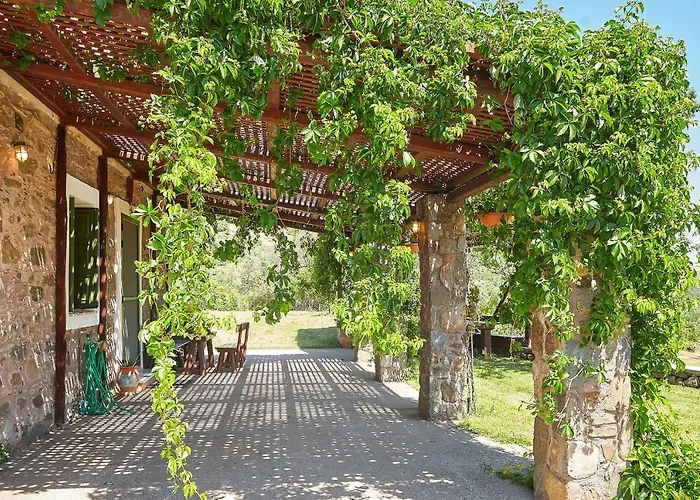 Будинок відпочинку Authentic In A Heaven Of Natural Beauty